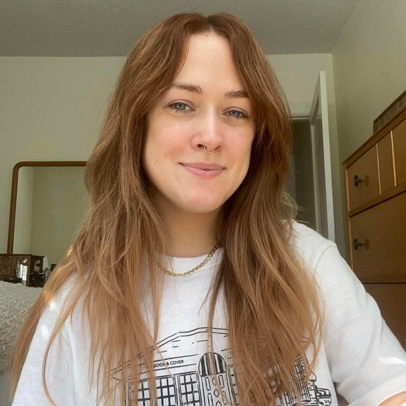 Meet your Posher, Emily - Picture 1 of 1